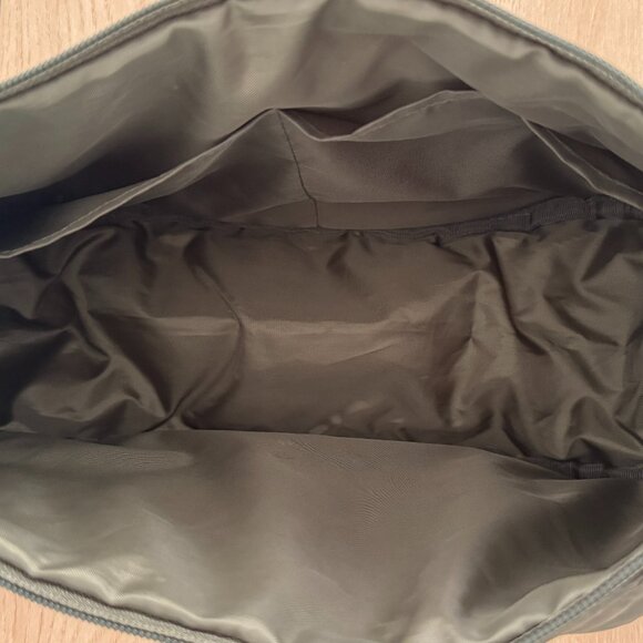 Uniqlo Round Shoulder Quilted Mini Bag - Olive - Picture 4 of 5